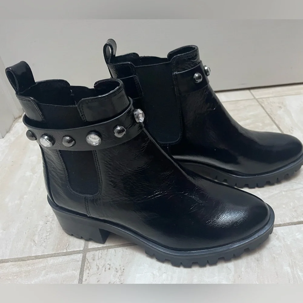 New Karl Lagerfeld Paris Porshay Lug Sole Bootie. - Picture 3 of 6